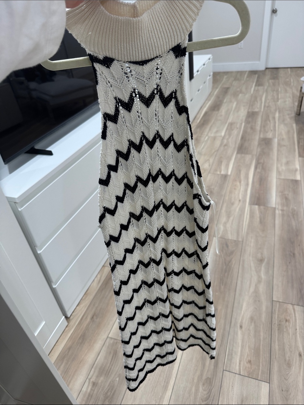 Zara Cream and Black Chevron Midi Knit Skirt